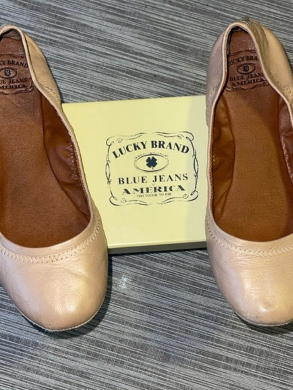 Flats. Rose Cream a lucky brand Flats